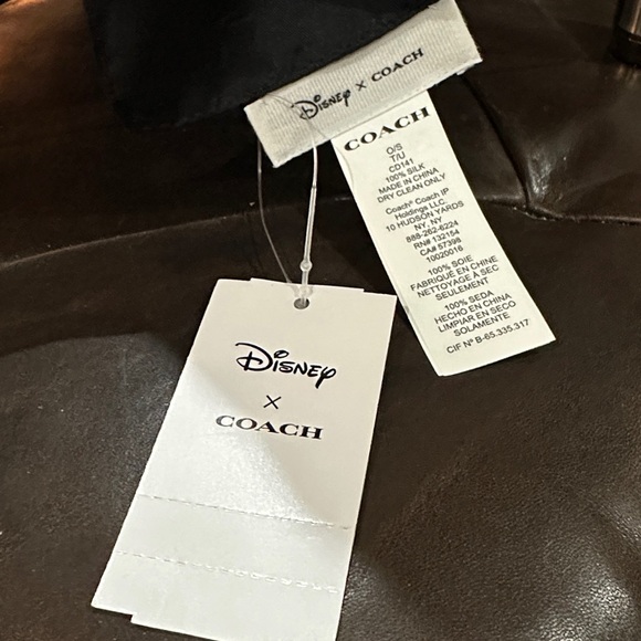 DISNEY X COACH Villains Print Silk Square Scarf, in Black/Multi Style CD141 BNWT - Picture 9 of 10